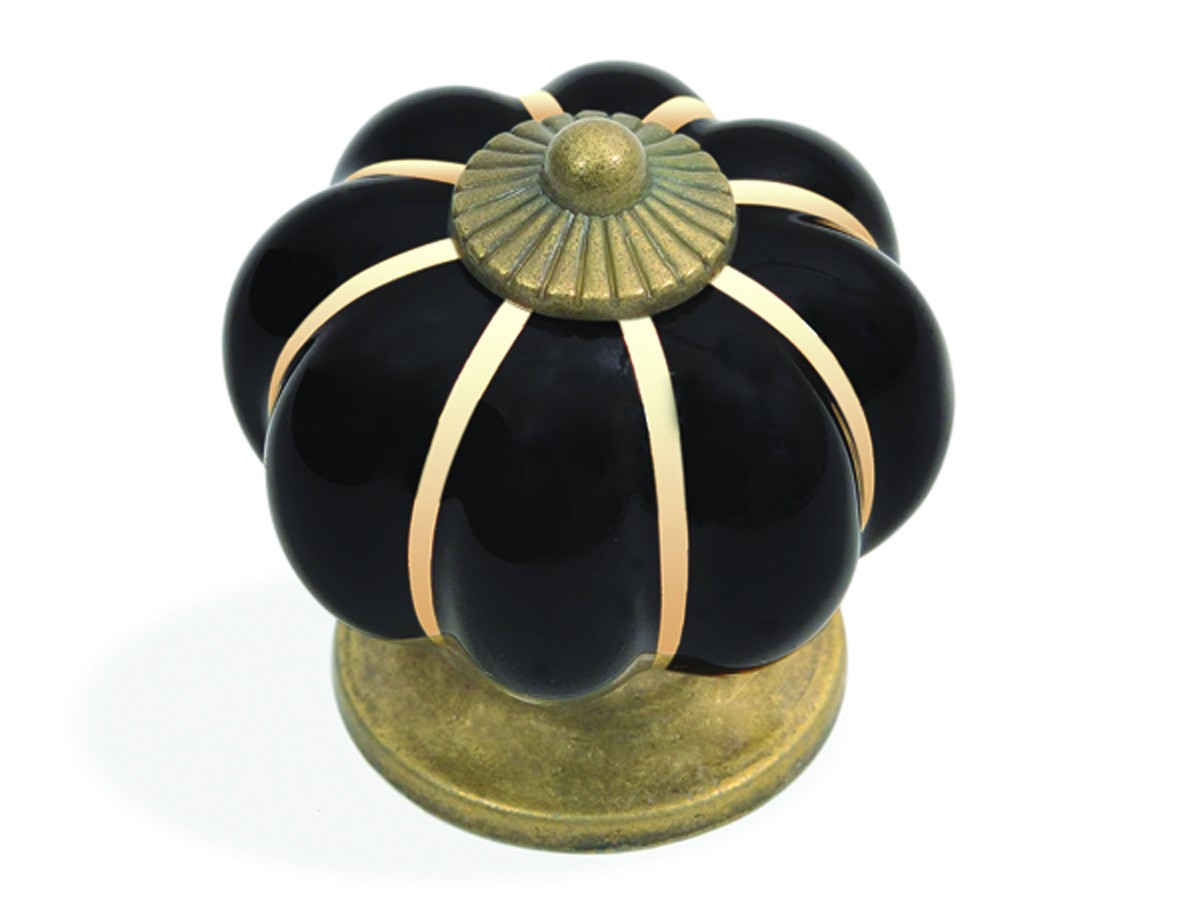 ידית כפתור קלאופטרה במבחר צבעים ידית כפתור קלאופטרה במבחר צבעים